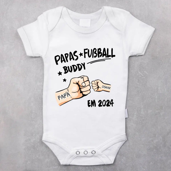 Papas Fußball Buddy - Personalisierter Babybody zur Fußball EM 2024