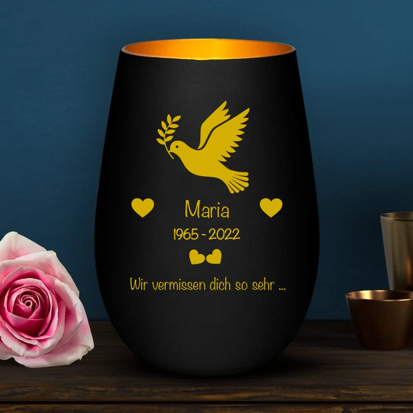 Personalisiertes schwarzes Windlicht mit golden graviertem Design - gefertigt von Love & Faith