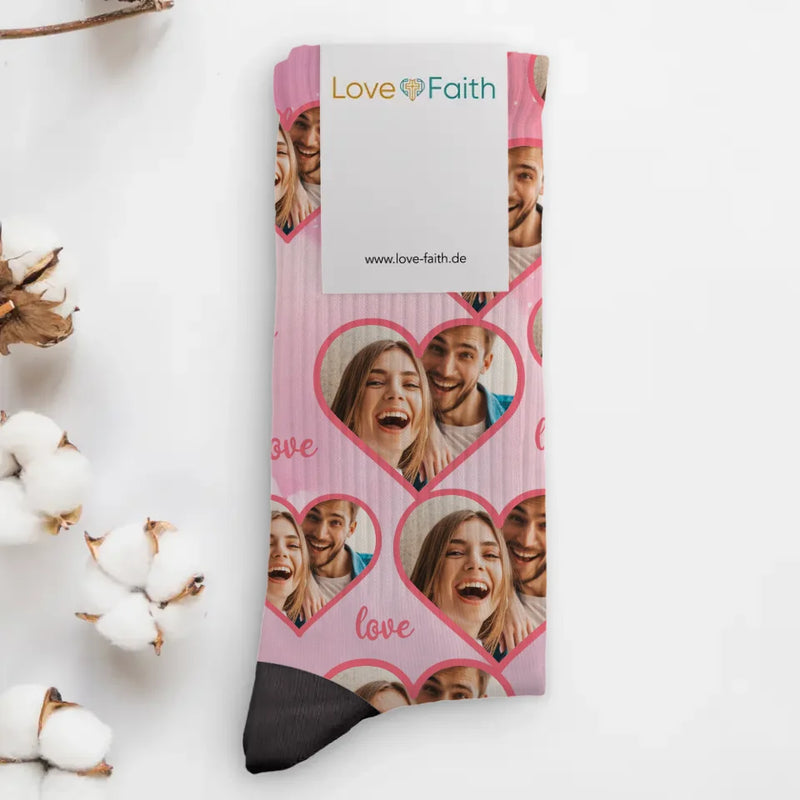 LOVE - Personalisierte Socken mit eigenem Foto in Herzform