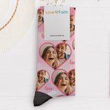 LOVE - Personalisierte Socken mit eigenem Foto in Herzform