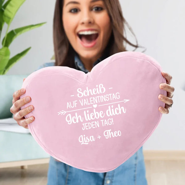 Rosa Herzkissen mit personalisierbarem Spruch - gefertigt von Love & Faith