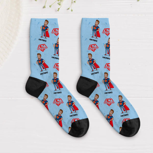 Personalisierte Socken mit Superheld gefertigt von Love & Faith