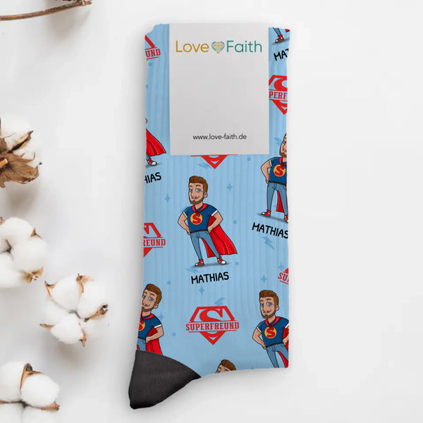 Personalisierte Socken mit Superheld gefertigt von Love & Faith