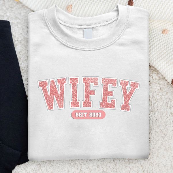 Your Wifey - Personalisierter Sweater für Ehefrauen